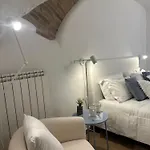 Medieval Hydro Chrome Kingsize Therapy In Apartman *