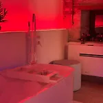 Medieval Hydro Chrome Kingsize Therapy In Apartman Perugia