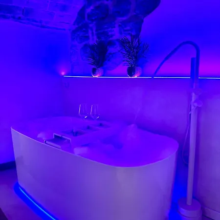 公寓 Medieval Hydro Chrome Kingsize Therapy In