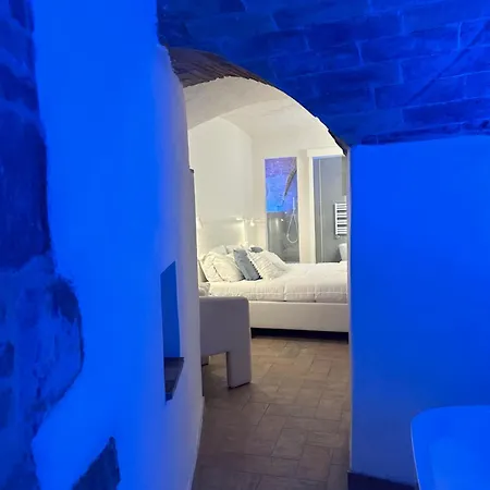 Medieval Hydro Chrome Kingsize Therapy In 佩鲁贾