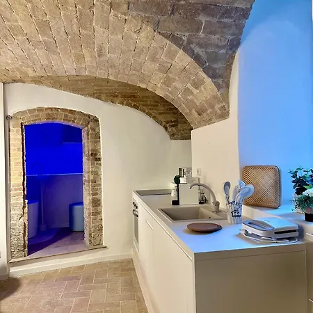 公寓 Medieval Hydro Chrome Kingsize Therapy In *