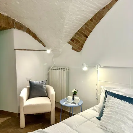 Апартаменты Medieval Hydro Chrome Kingsize Therapy In *