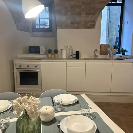 Apartman Medieval Hydro Chrome Kingsize Therapy In