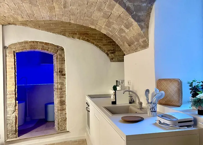 Appartement Medieval Hydro Chrome Kingsize Therapy In *