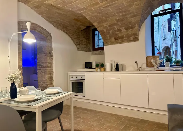 Medieval Hydro Chrome Kingsize Therapy In Апартаменты Перуджа