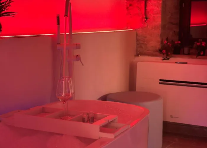 Medieval Hydro Chrome Kingsize Therapy In Апартаменты Перуджа